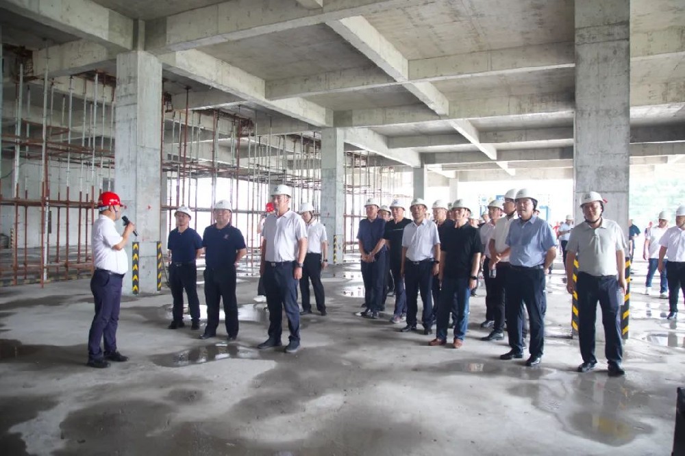 市城发集团召开建筑工程质量安全生产专题会议