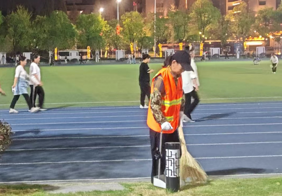 蒲姣娥：平凡岗位彰显不凡品德 拾金不昧传递正能量